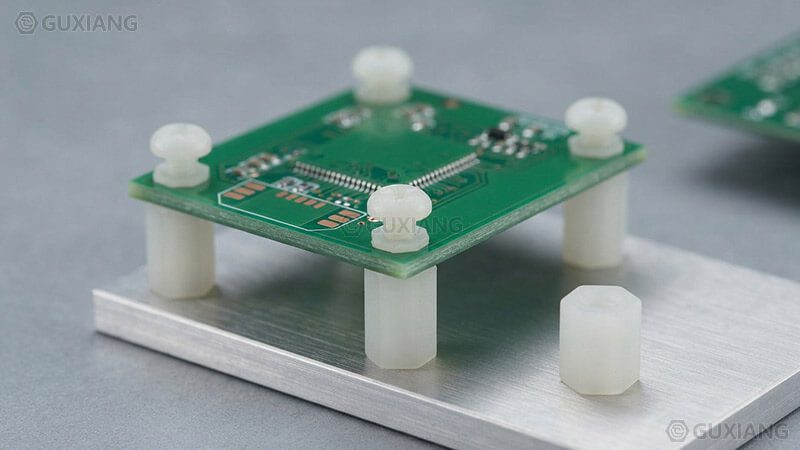 Plastic-fastener-application---Electrical-insulation2