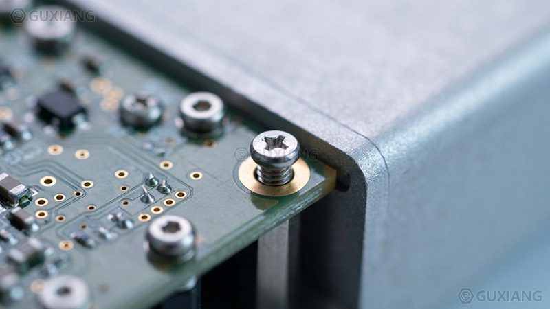 Applications of screws and fasteners in electronic products